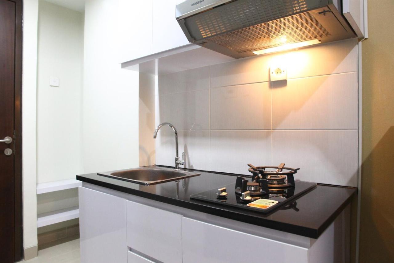 Comfortable Studio Apartment Grand Dhika City By Travelio Бекаси Экстерьер фото